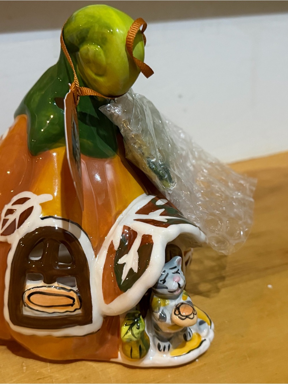 Ceramic Pumpkin pie cottage blue sky candle holder  with Cat new with tags